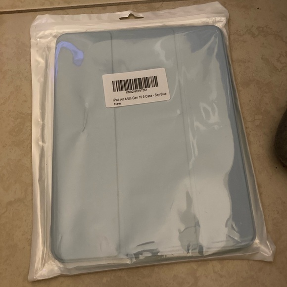 🆕 iPad Cover - Picture 2 of 2